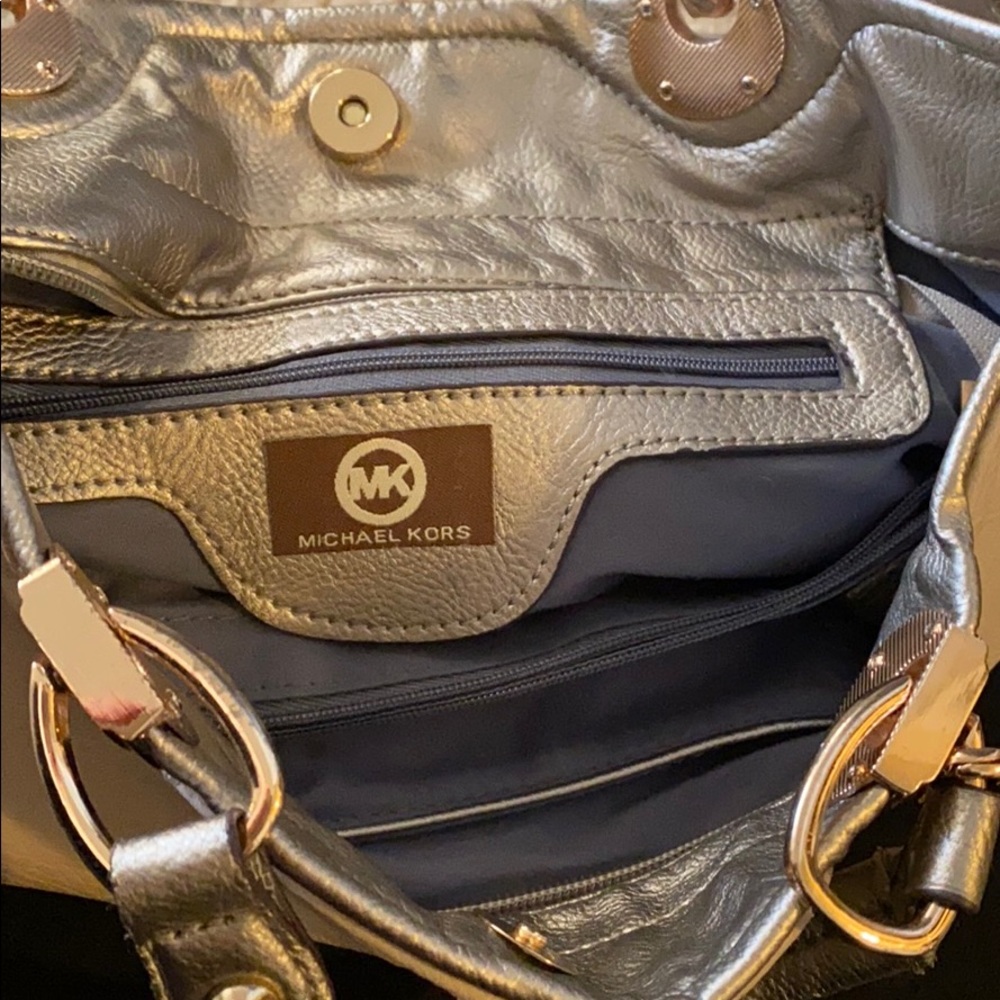 Purse - Picture 3 of 3